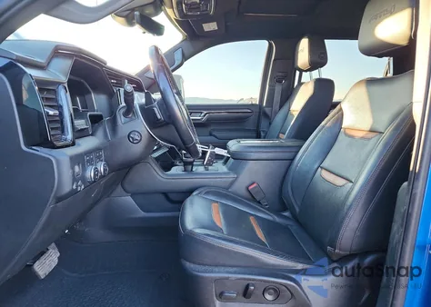 2022 GMC Sierra K1500 At4 z USA, uszkodzony, nr VIN 3GTPUEEL7NG563908